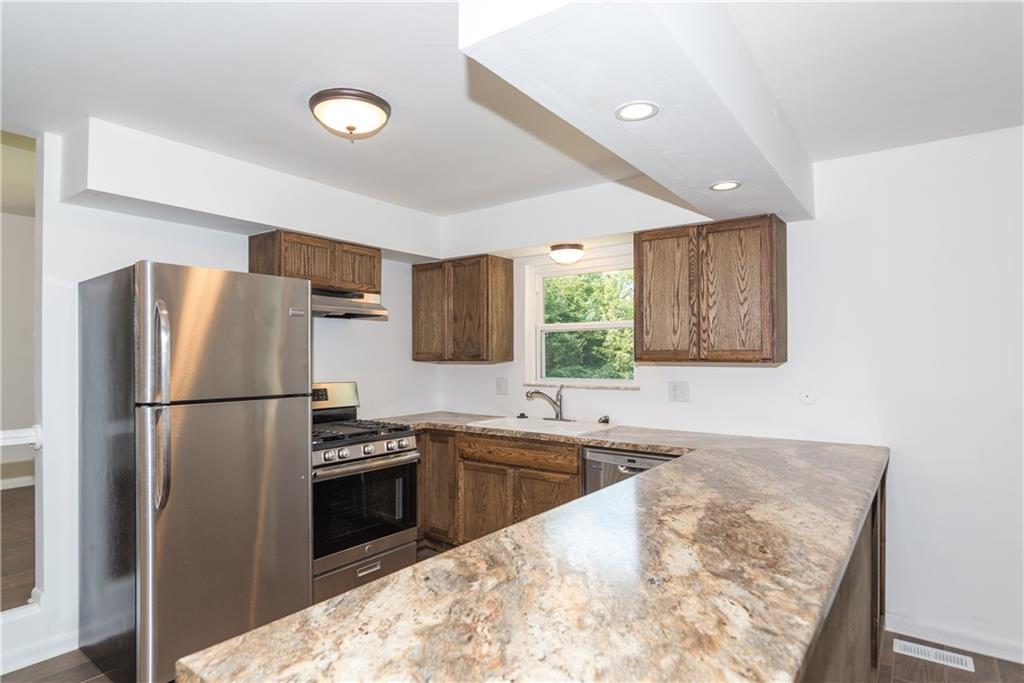 308 Hopkins Road Indianapolis, IN 46229 - Photo 9 of 24 Gallery Image 9