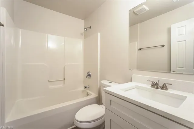 $1,740 | 1209 Maury Lane, Greensboro, NC 27401