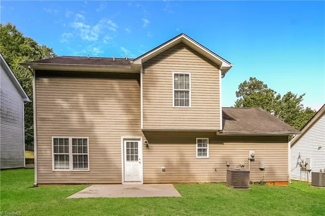 $1,740 | 1209 Maury Lane, Greensboro, NC 27401