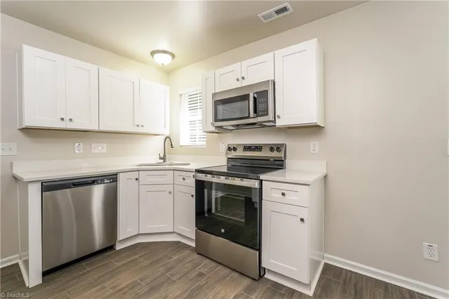 $1,740 | 1209 Maury Lane, Greensboro, NC 27401