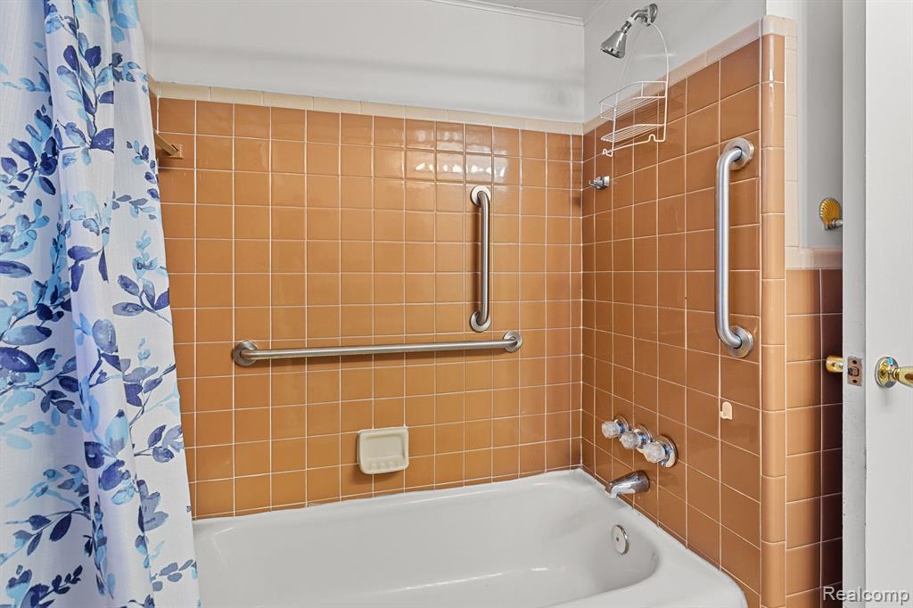 7085 Old Haggerty Road Canton, MI 48187 - Photo 22 of 41 Gallery Image 22