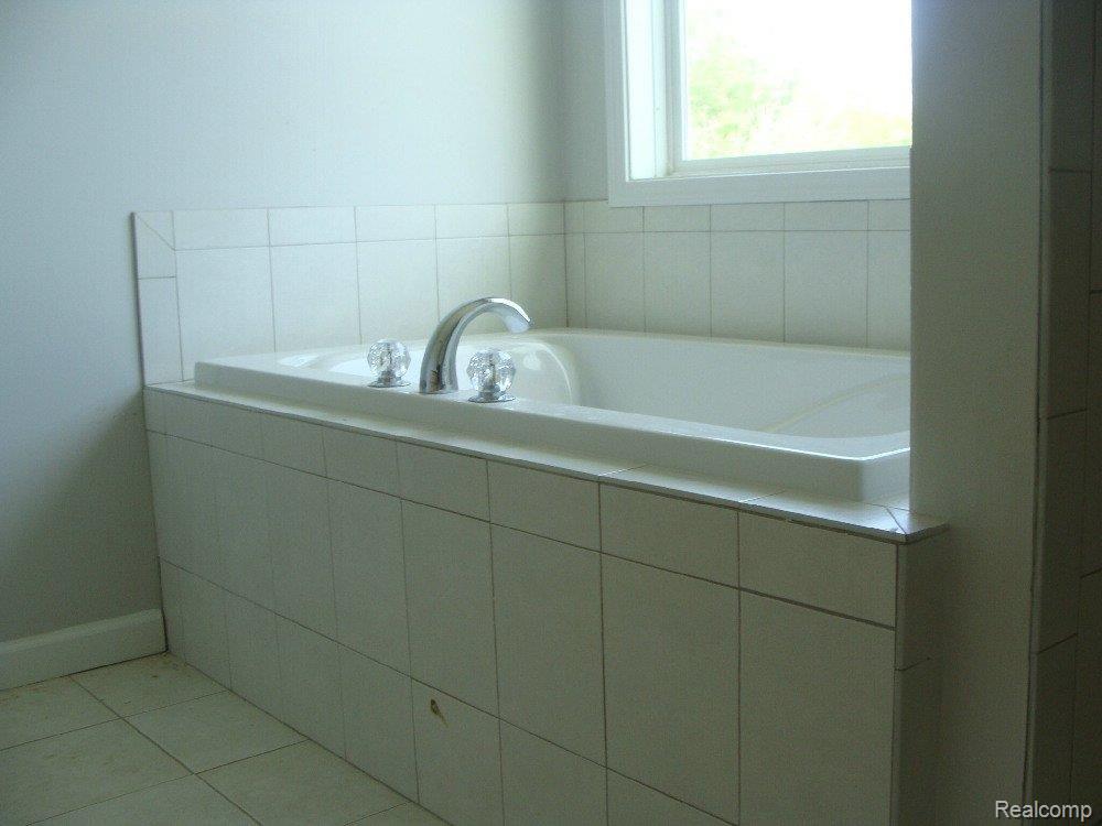 1416 Pebble Creek Road Metamora, MI 48455 - Photo 14 of 18 garden tub