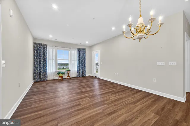 $545,000 | 21630 Hawksbill High Circle, Unit 403, Sterling, VA 20164