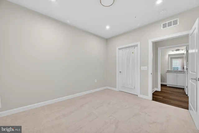 $545,000 | 21630 Hawksbill High Circle, Unit 403, Sterling, VA 20164