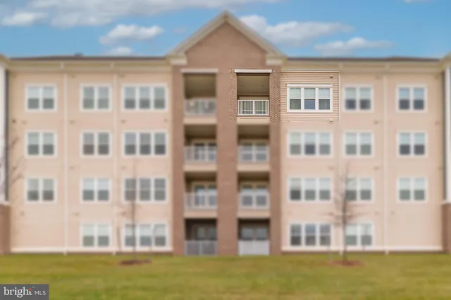 $545,000 | 21630 Hawksbill High Circle, Unit 403, Sterling, VA 20164