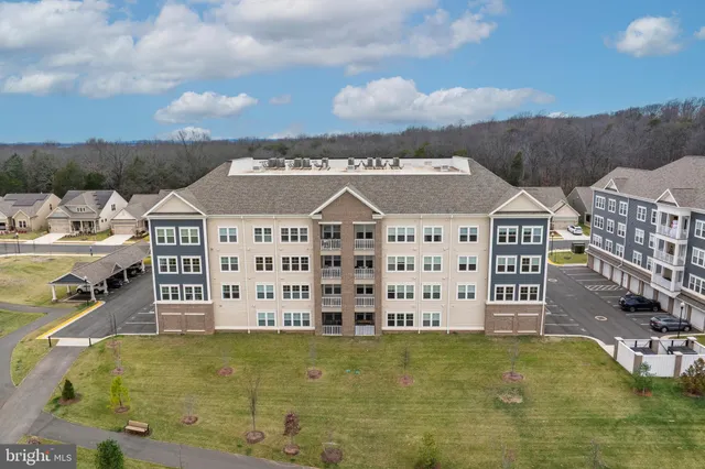 $545,000 | 21630 Hawksbill High Circle, Unit 403, Sterling, VA 20164