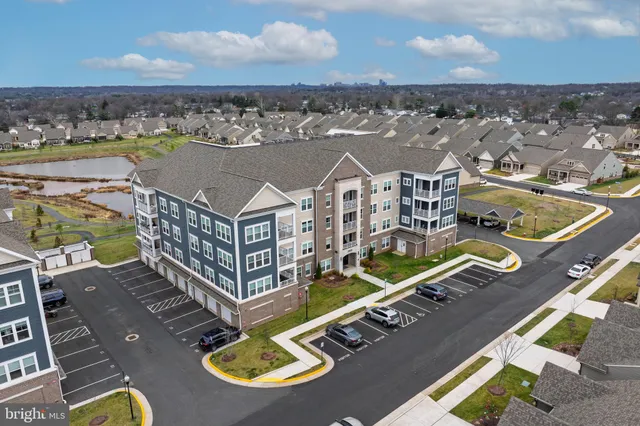 $545,000 | 21630 Hawksbill High Circle, Unit 403, Sterling, VA 20164