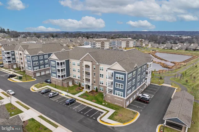 $545,000 | 21630 Hawksbill High Circle, Unit 403, Sterling, VA 20164