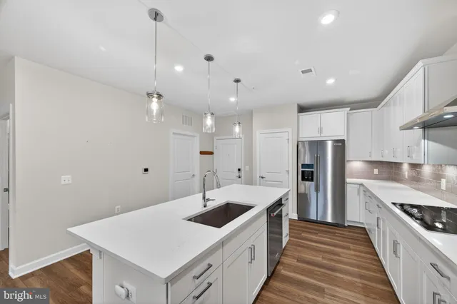 $545,000 | 21630 Hawksbill High Circle, Unit 403, Sterling, VA 20164