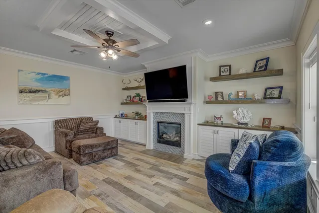 $625,000 | 1003 Redfish Street, Bayou Vista, TX 77563