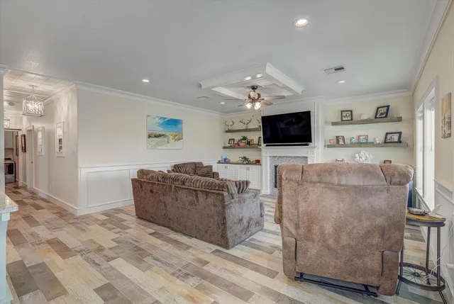 $625,000 | 1003 Redfish Street, Bayou Vista, TX 77563