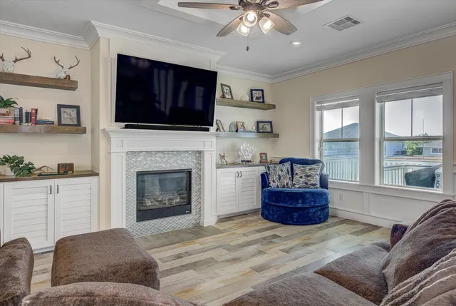 $625,000 | 1003 Redfish Street, Bayou Vista, TX 77563