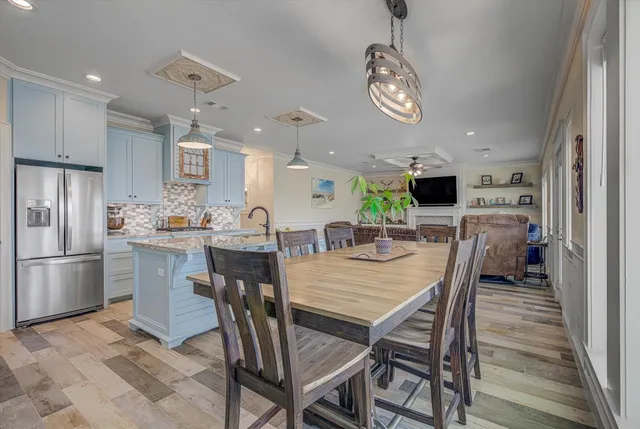 $625,000 | 1003 Redfish Street, Bayou Vista, TX 77563