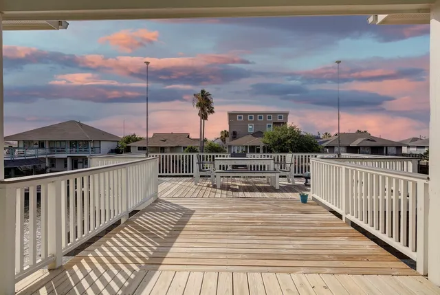 $625,000 | 1003 Redfish Street, Bayou Vista, TX 77563