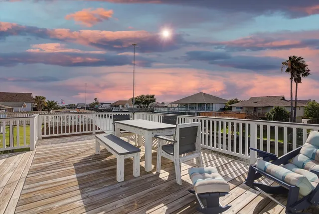 $625,000 | 1003 Redfish Street, Bayou Vista, TX 77563