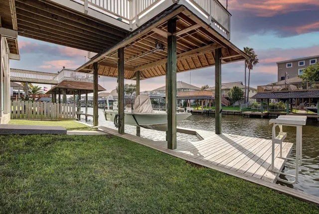 $625,000 | 1003 Redfish Street, Bayou Vista, TX 77563