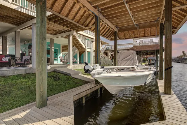 $625,000 | 1003 Redfish Street, Bayou Vista, TX 77563