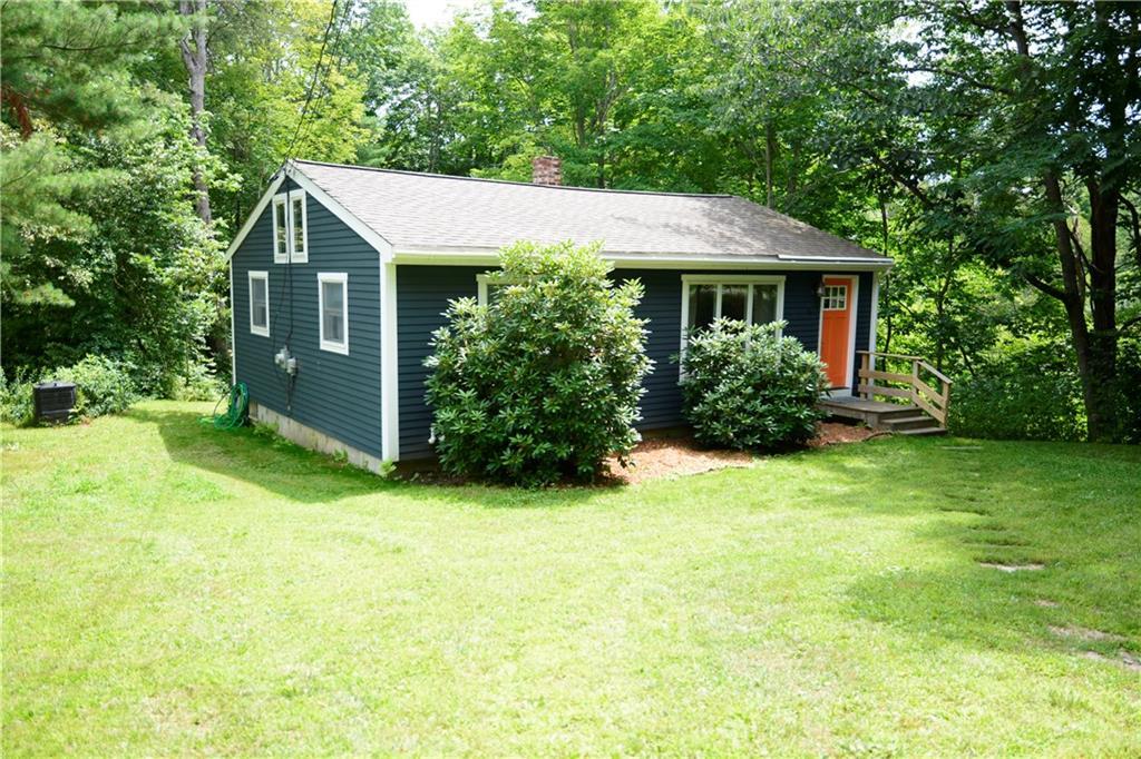 35 Cobb Road Camden, ME 04843 - Photo 2 of 34 Pre-primed pine clapboard siding