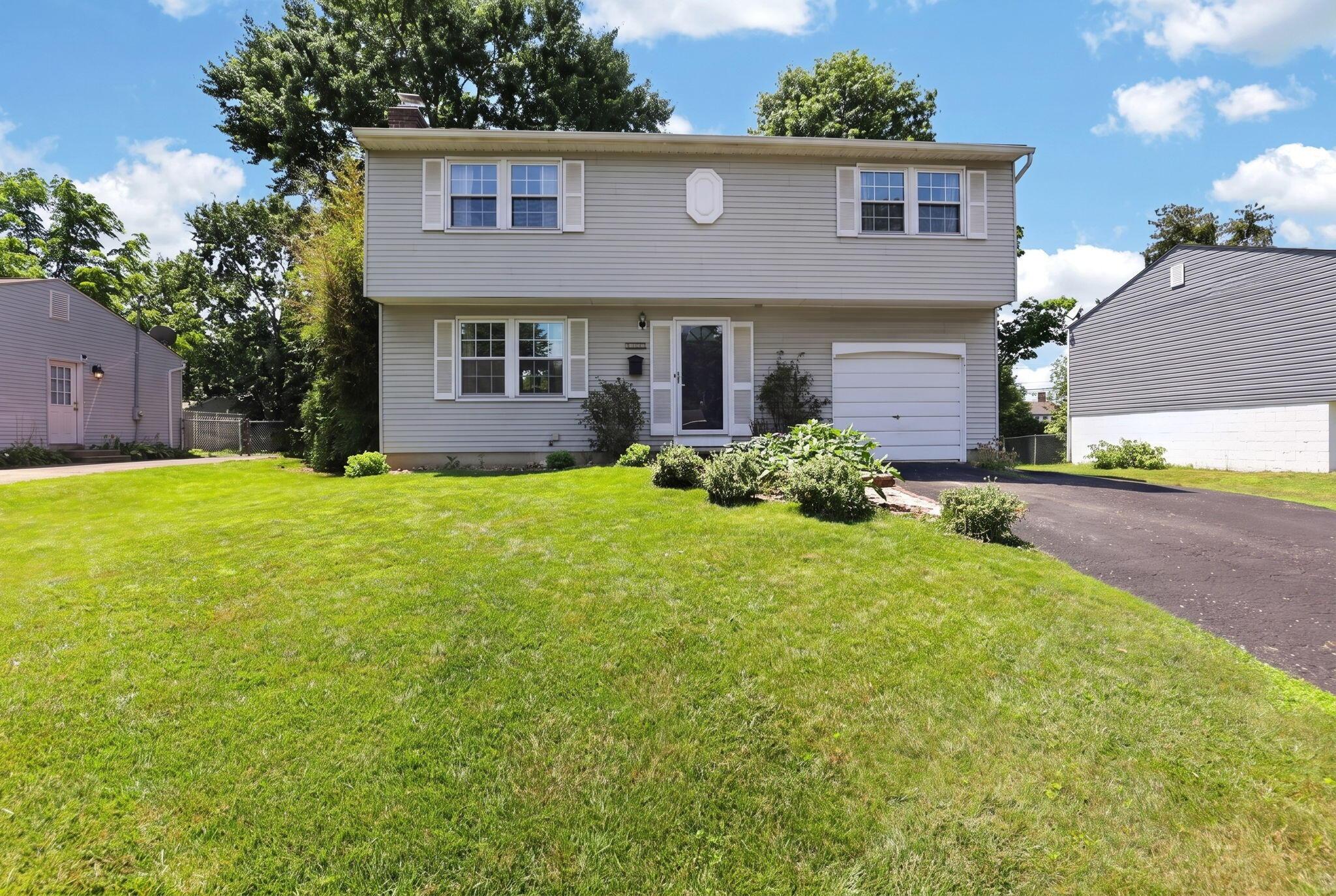 2991 Fleet Road Columbus, OH 43232 - Photo 2 of 54 2-web-or-mls-0N4A5009