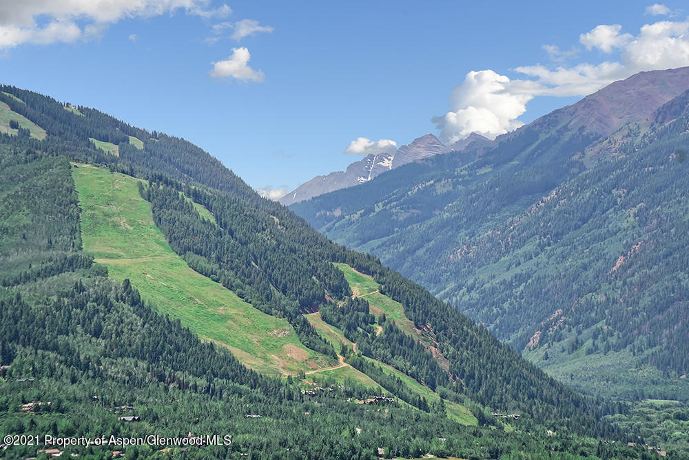 200 West Reds Road Aspen, CO 81611 - Photo 27 of 31 a view of a city
