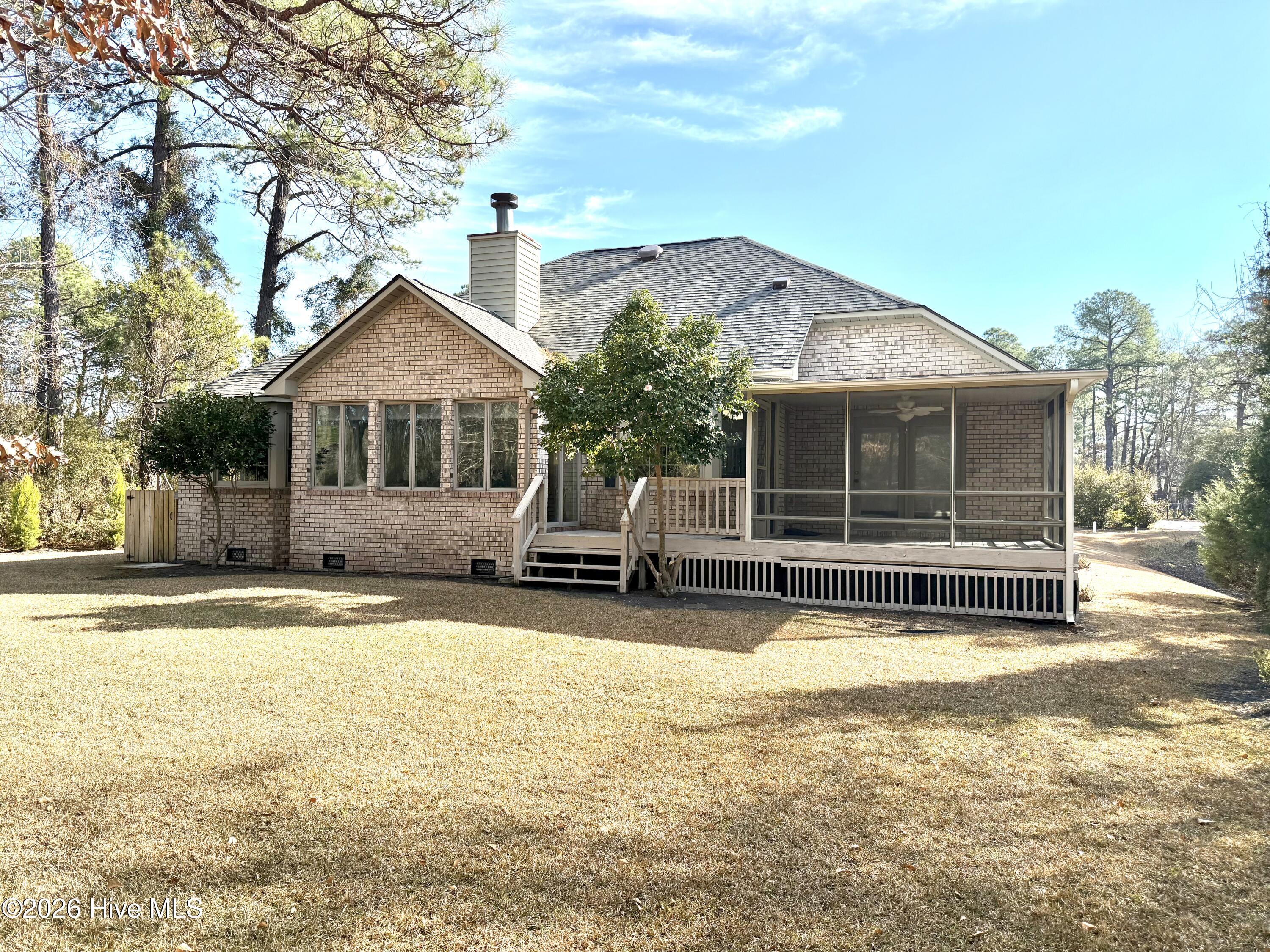 1503 Columbus Court New Bern, NC 28560 - Photo 2 of 65 Back of House