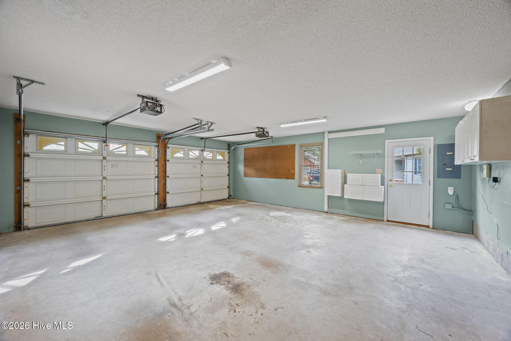 1503 Columbus Court New Bern, NC 28560 - Photo 31 of 65 Garage
