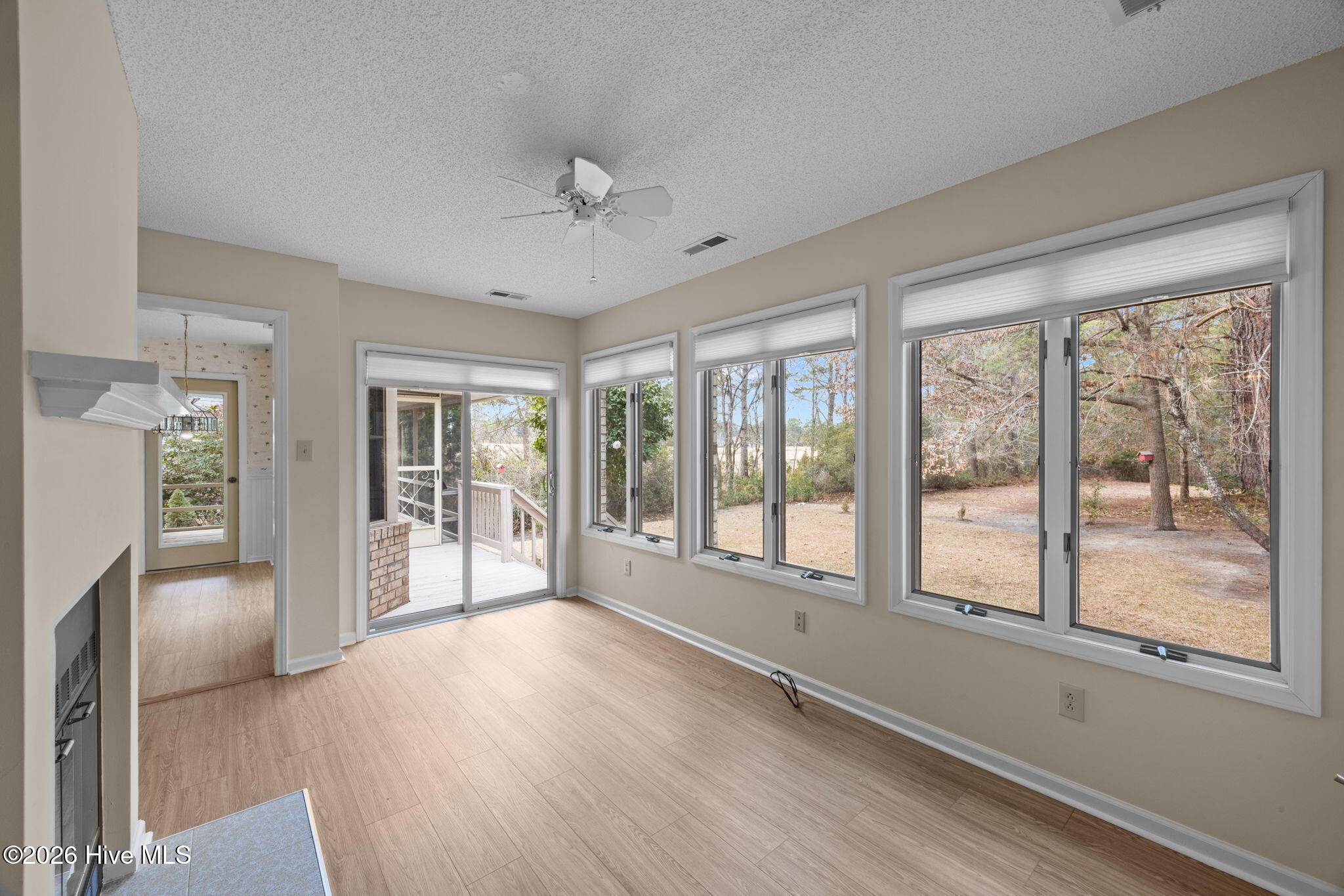 1503 Columbus Court New Bern, NC 28560 - Photo 4 of 65 Carolina Room