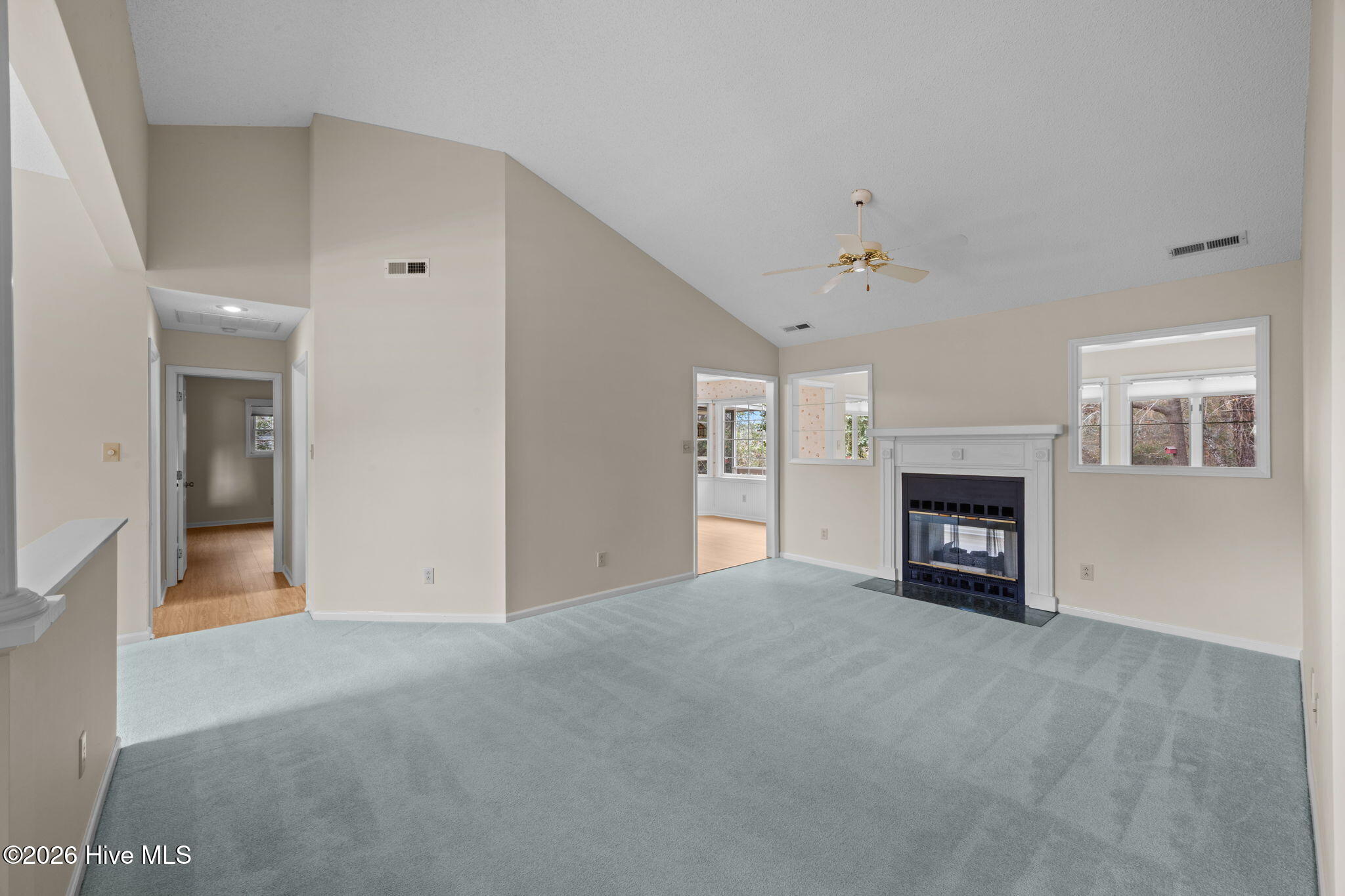 1503 Columbus Court New Bern, NC 28560 - Photo 6 of 65 Living Room