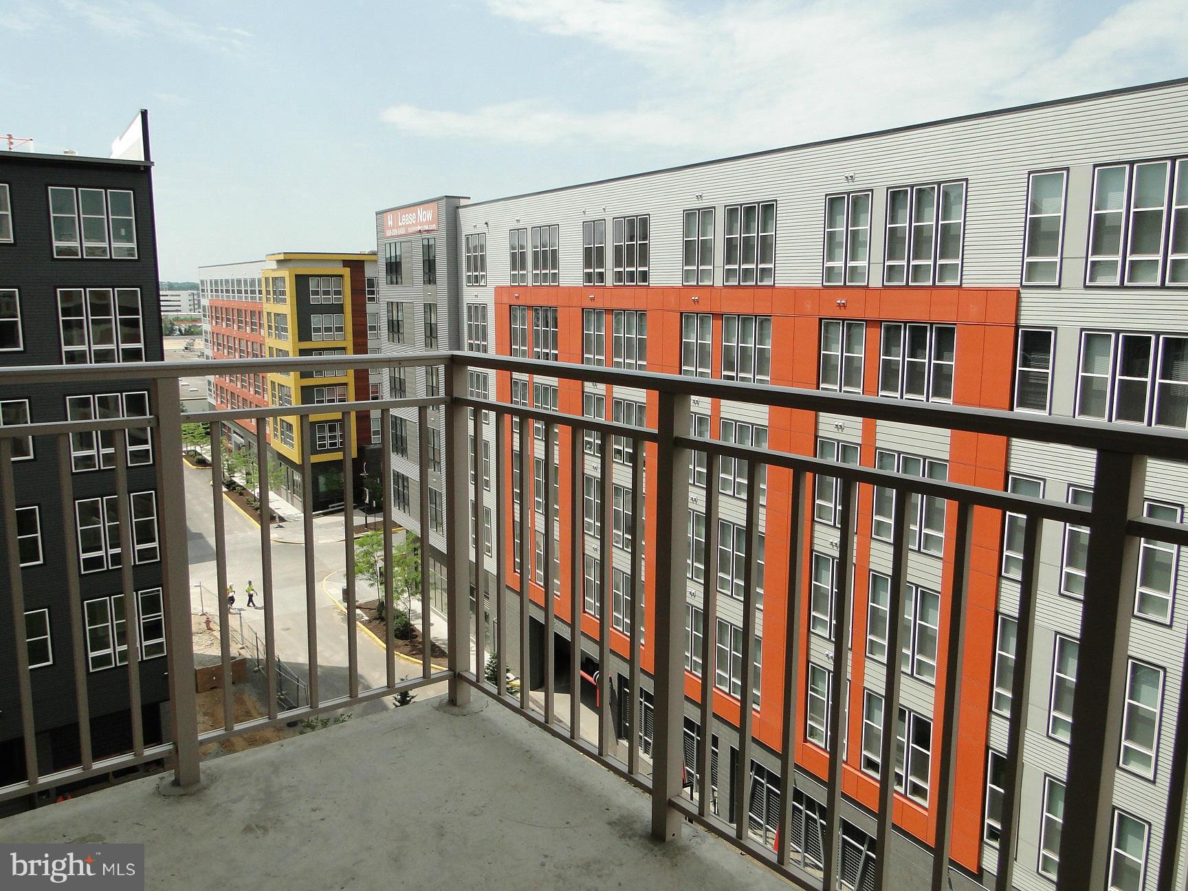 2726 Gallows Road, Unit 611 Vienna, VA 22180 - Photo 18 of 29 a view of city from balcony