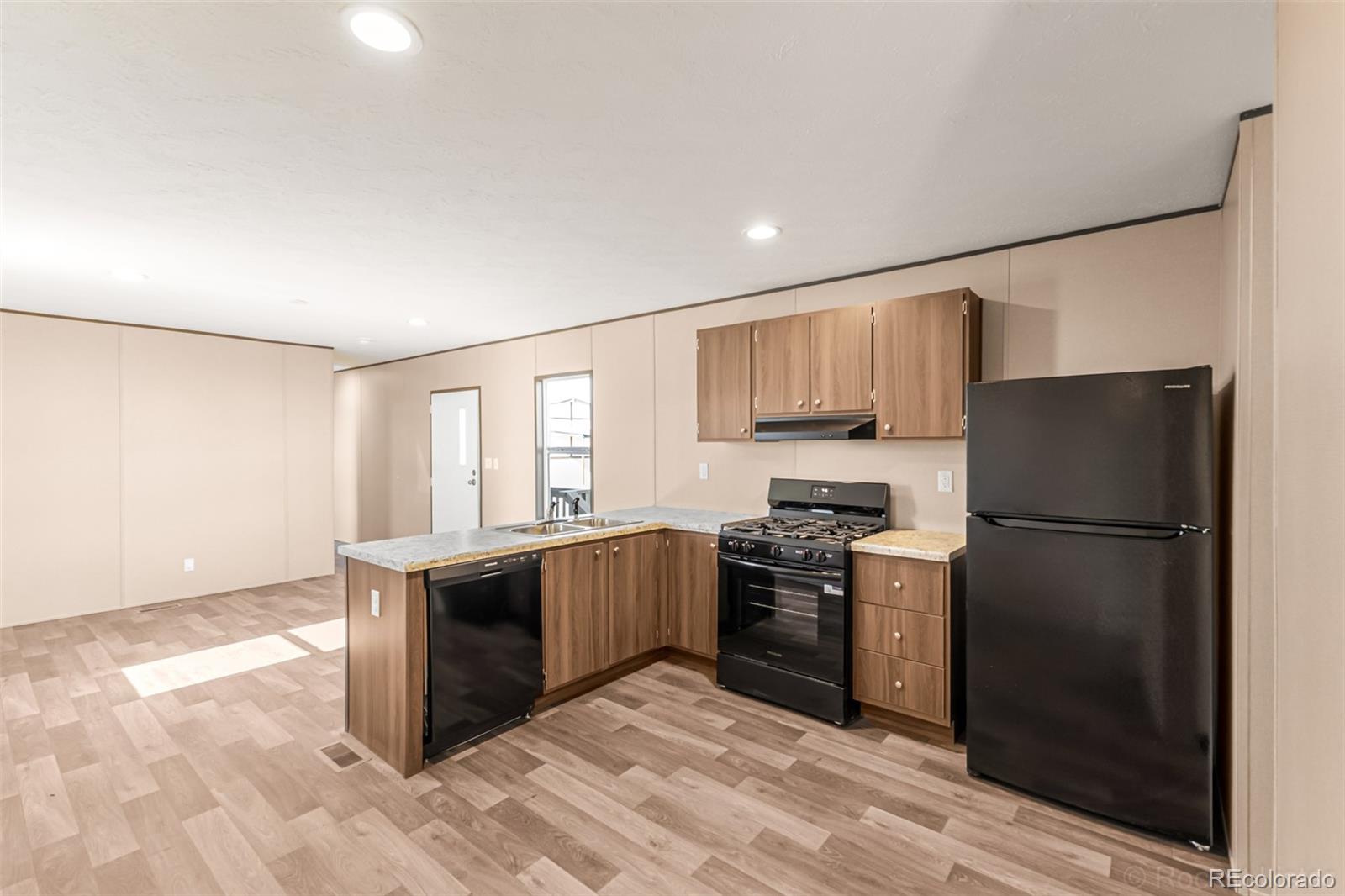 75 North Curtis Road Colorado Springs, CO 80930 - Photo 4 of 30
