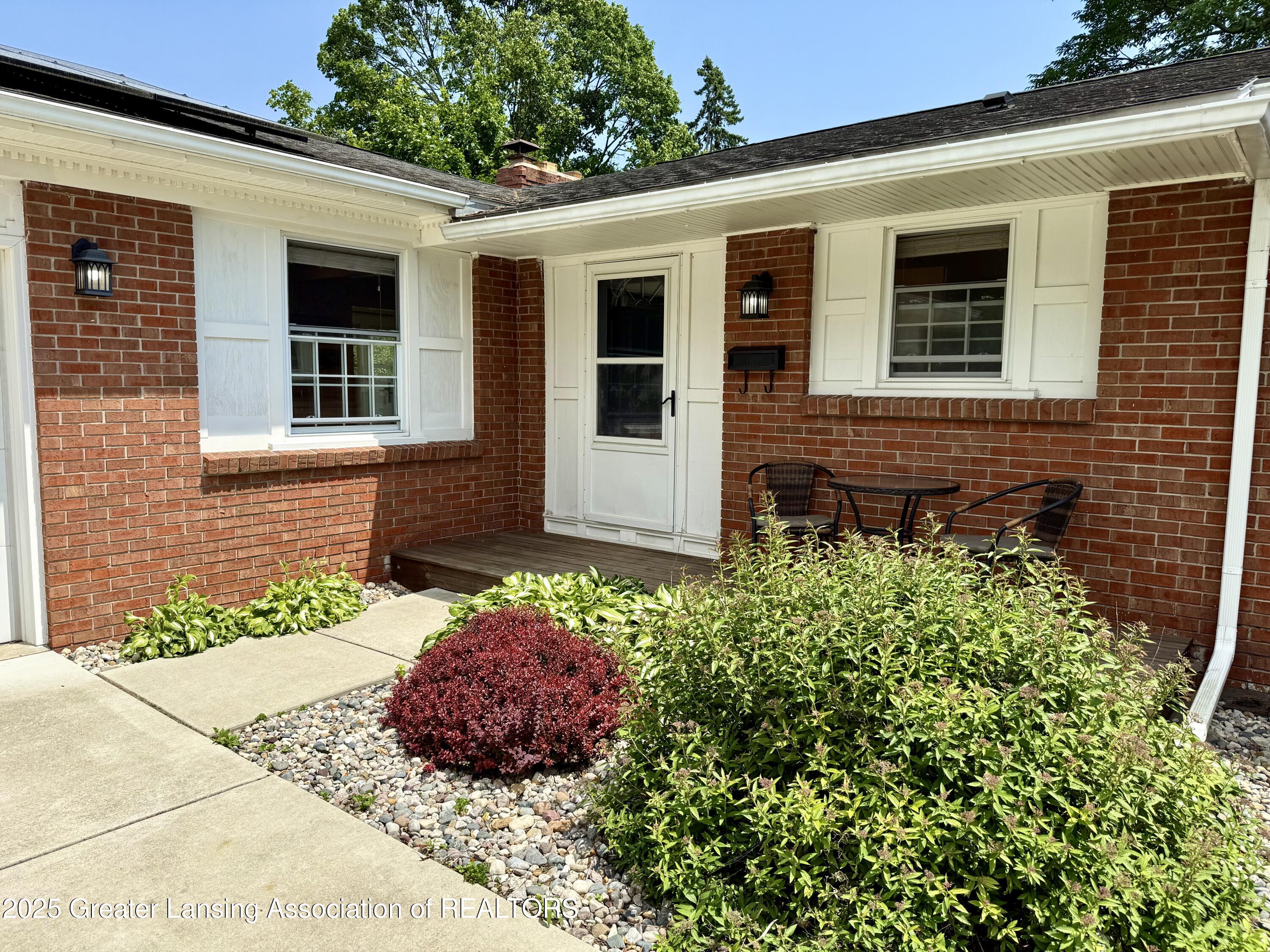 3321 Springbrook Lane Lansing, MI 48917 - Photo 4 of 52 IMG_3547