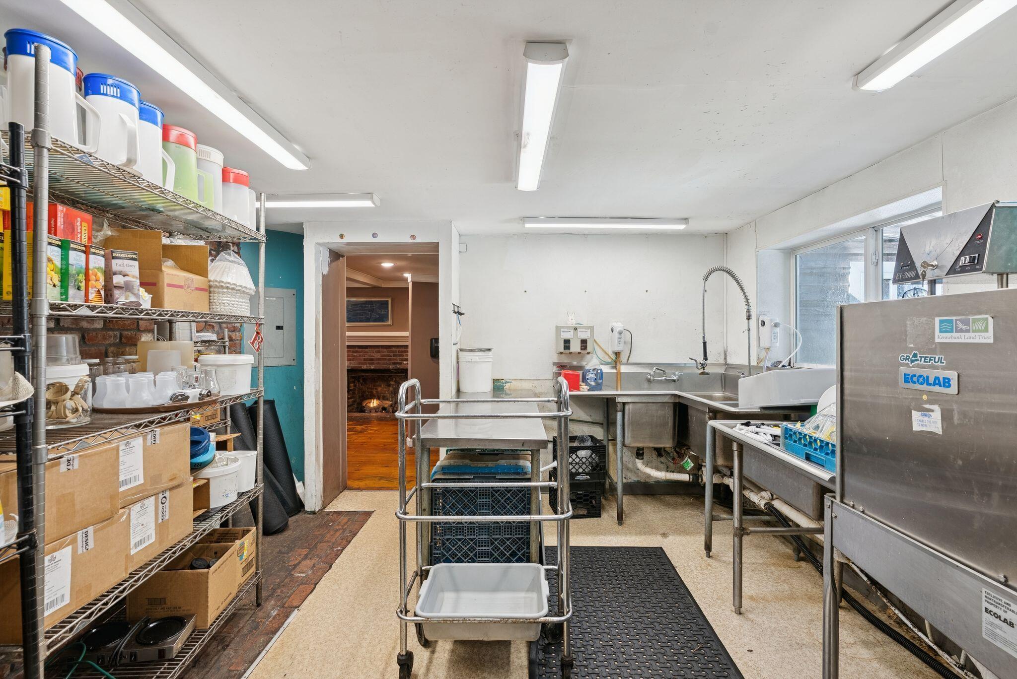 557 Coles Hill Road Wells, ME 04090 - Photo 9 of 35 Kitchen