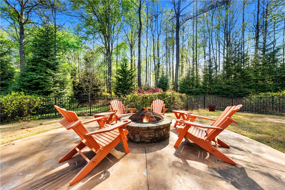 104 Springdale Court Central, SC 29630 - Photo 12 of 33