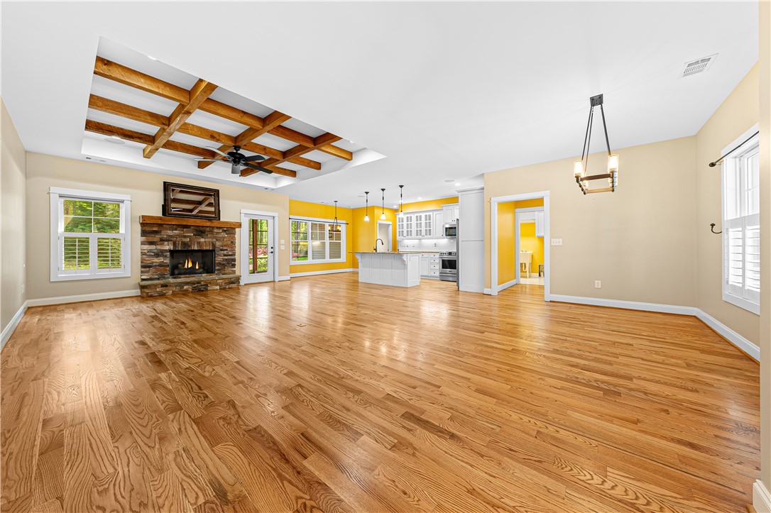 104 Springdale Court Central, SC 29630 - Photo 4 of 33