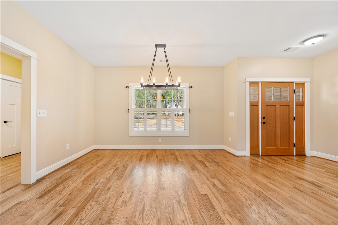 104 Springdale Court Central, SC 29630 - Photo 5 of 33