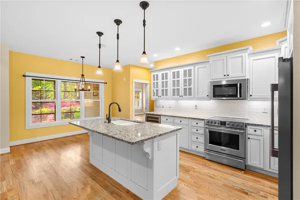 $575,000 | 104 Springdale Court, Central, SC 29630