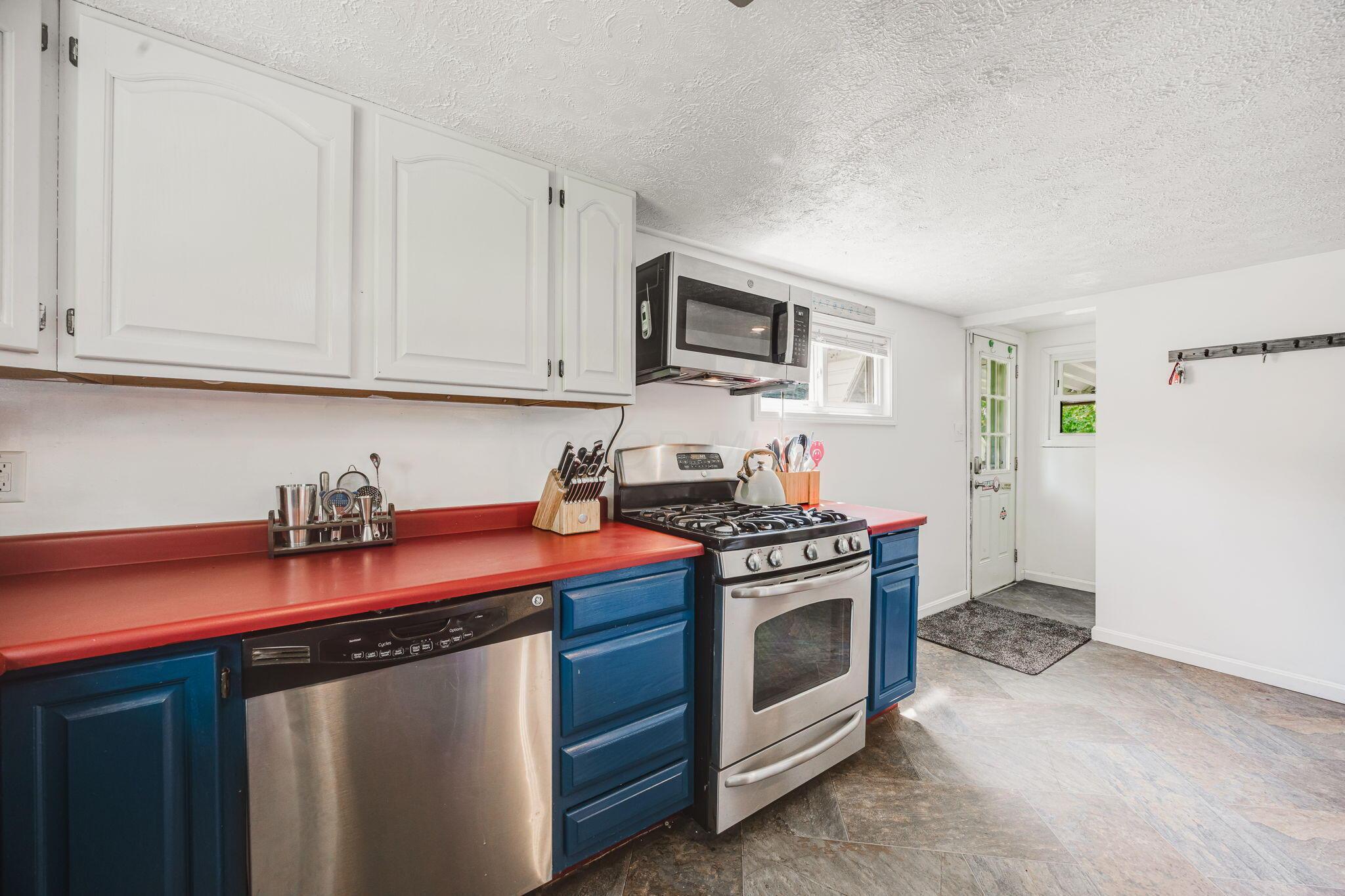 3147 Mechanicsburg Road Springfield, OH 45503 - Photo 13 of 36 Kitchen