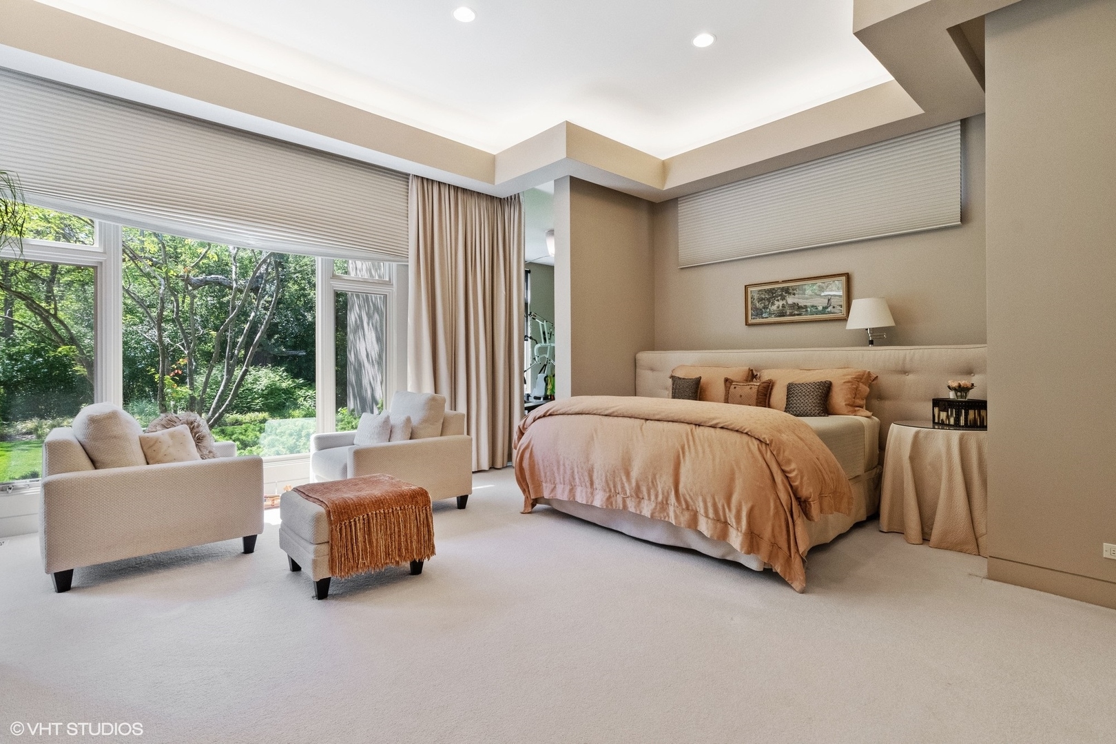 1632 Saunders Road Riverwoods, IL 60015 - Photo 19 of 38 a spacious bedroom with a bed and a couch