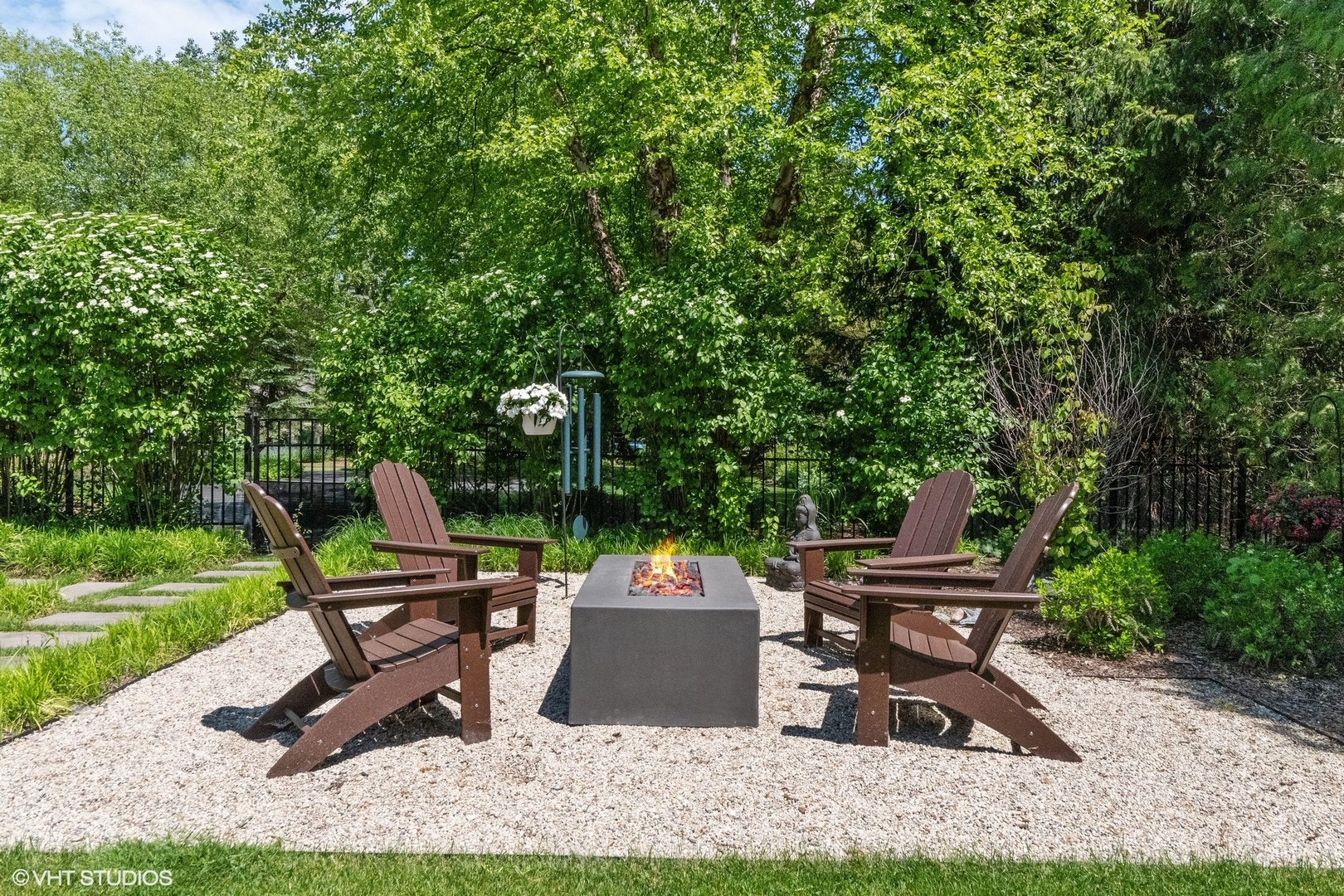 1632 Saunders Road Riverwoods, IL 60015 - Photo 5 of 38 a view of a chairs and table in the garden