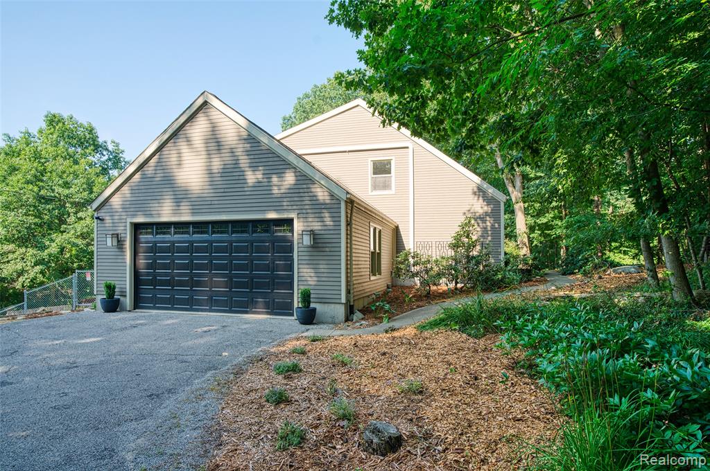 4223 Vanneter Road Williamston, MI 48895 - Photo 2 of 63
