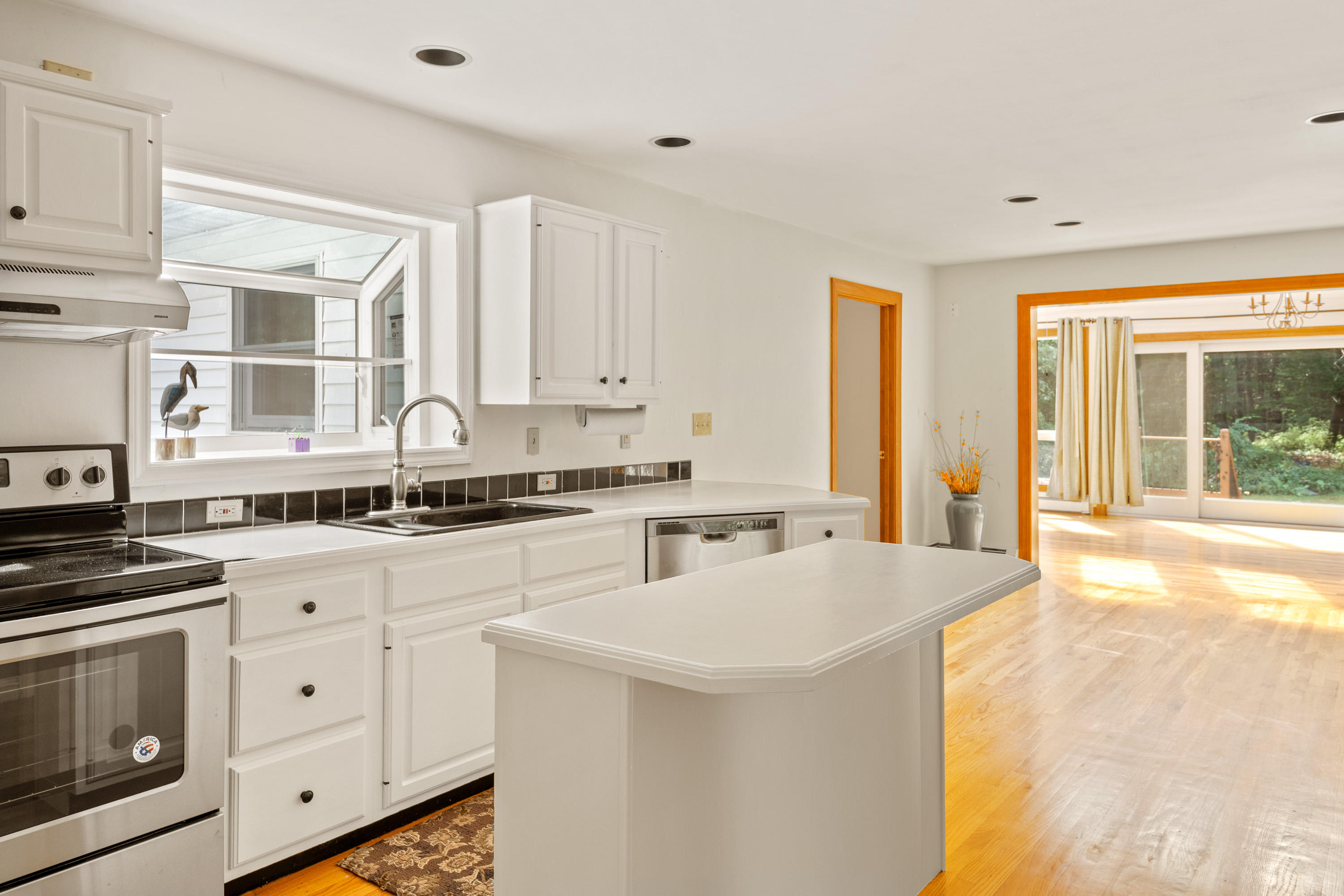 349 Mitchell Road Cape Elizabeth, ME 04107 - Photo 16 of 41 19_349MitchellRd_PGM_Print