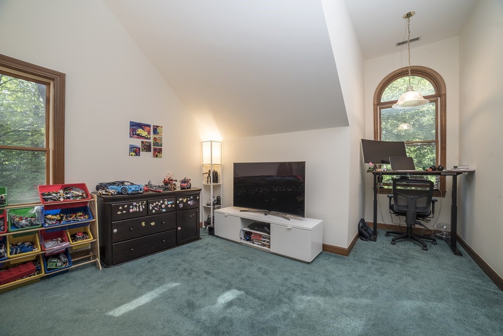 59 Woodlot Road Amherst, MA 01002 - Photo 28 of 38 Gallery Image 28