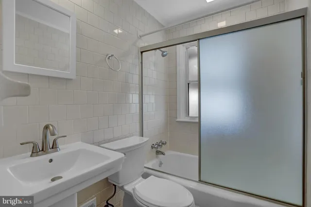 $1,995 | 2857 Plainfield Road, Baltimore, MD 21222