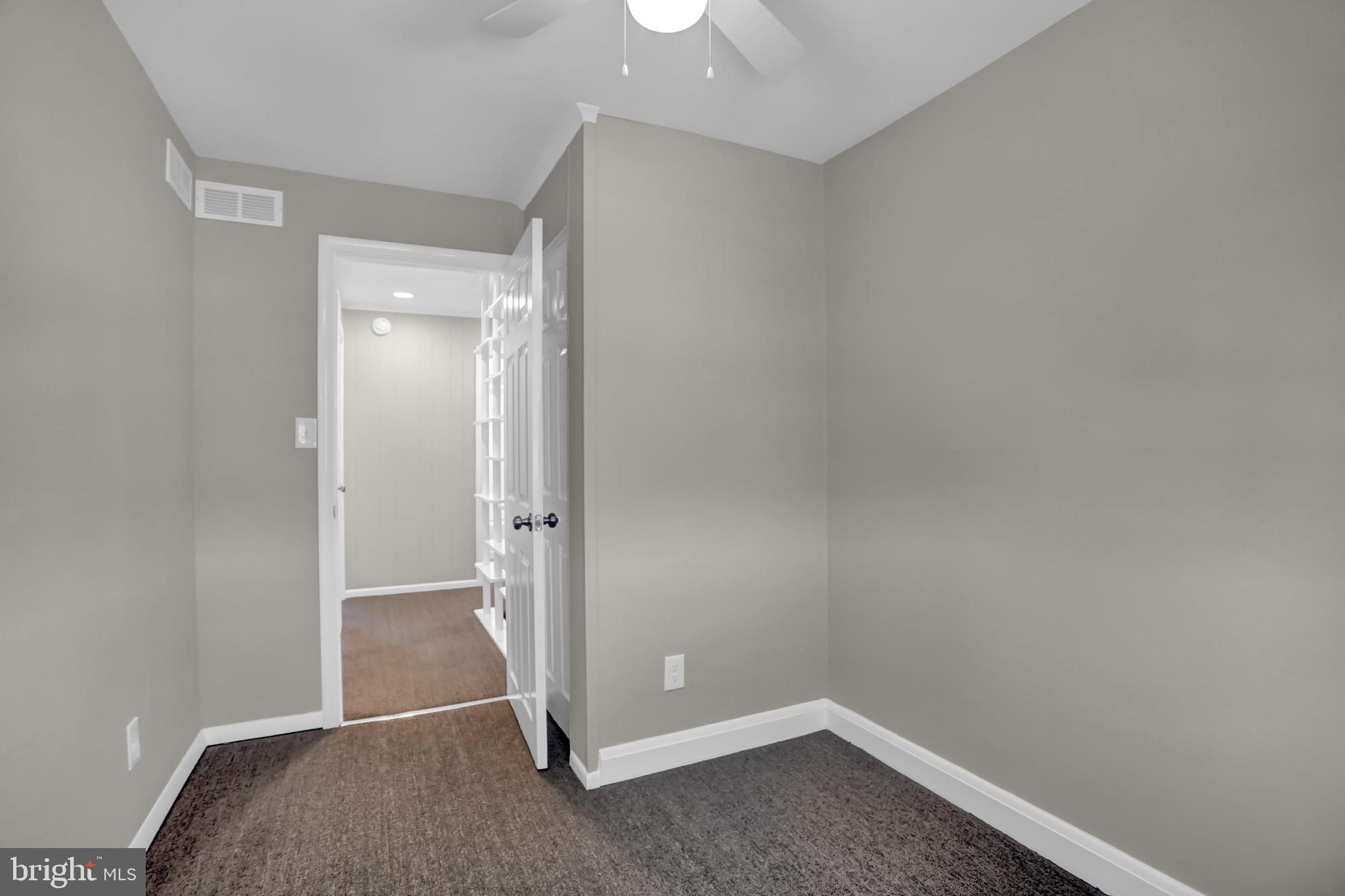 2857 Plainfield Road Baltimore, MD 21222 - Photo 16 of 38