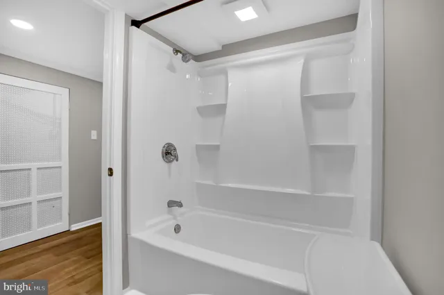 $1,995 | 2857 Plainfield Road, Baltimore, MD 21222