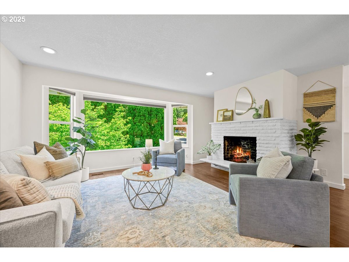 885 Southwest Spring Lane Portland, OR 97225 - Photo 15 of 48 Gallery Image 15