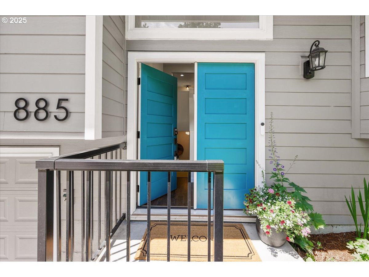 885 Southwest Spring Lane Portland, OR 97225 - Photo 2 of 48 Gallery Image 2