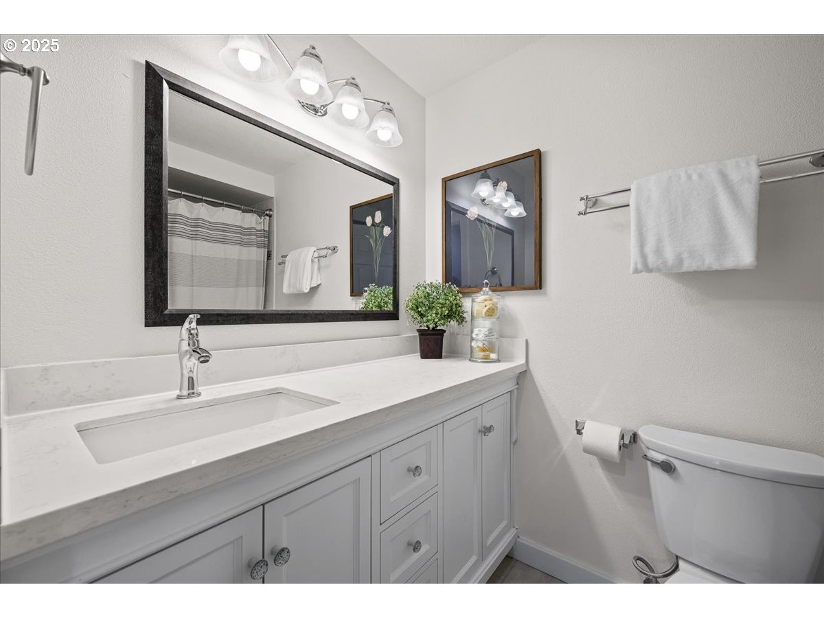885 Southwest Spring Lane Portland, OR 97225 - Photo 23 of 48 Gallery Image 23