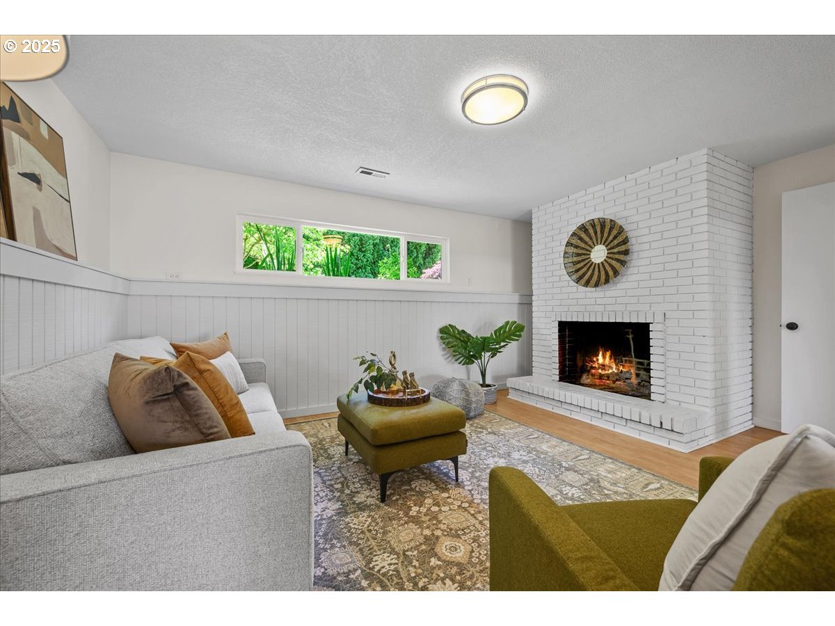 885 Southwest Spring Lane Portland, OR 97225 - Photo 26 of 48 Gallery Image 26
