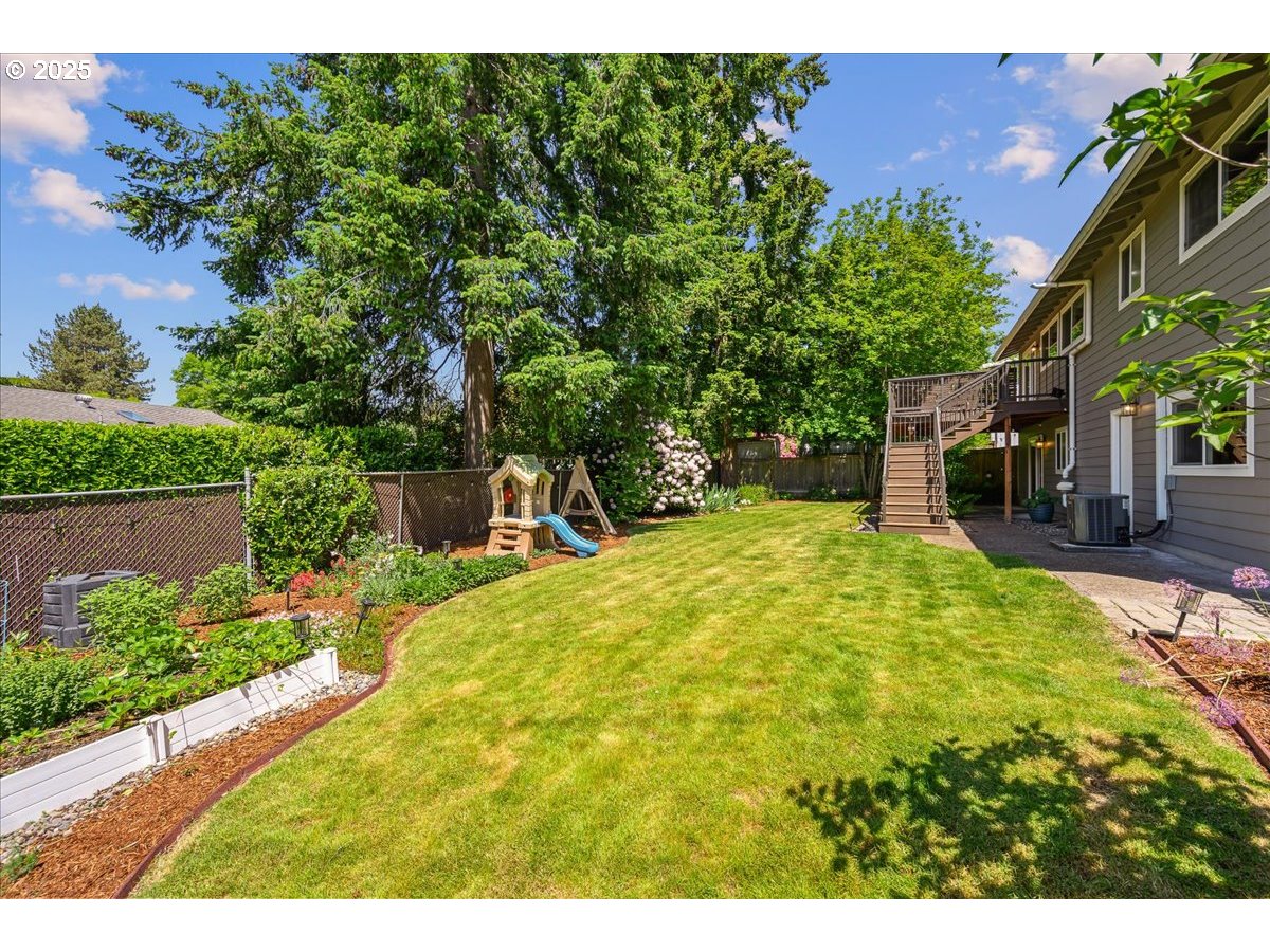 885 Southwest Spring Lane Portland, OR 97225 - Photo 34 of 48 Gallery Image 34